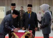 Bupati Laura Resmi Melantik dan Ambil Sumpah Pj. Sekda Kabupaten Nunukan